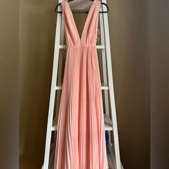 Fame and partners pink gown - Picture 2 of 6